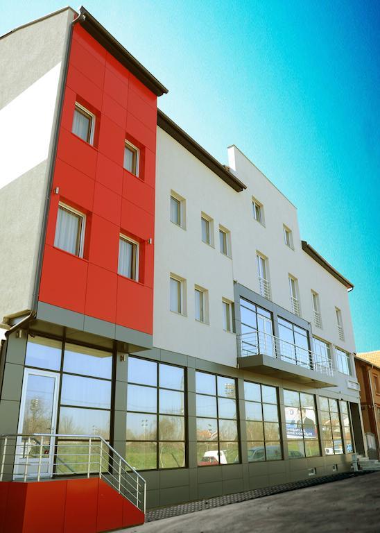 Garni Hotel Crystal Ice Ni Εξωτερικό φωτογραφία